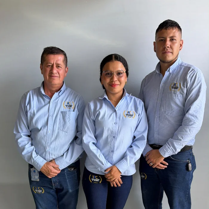 Equipo comercial Ingealuminios — atención directa al cliente