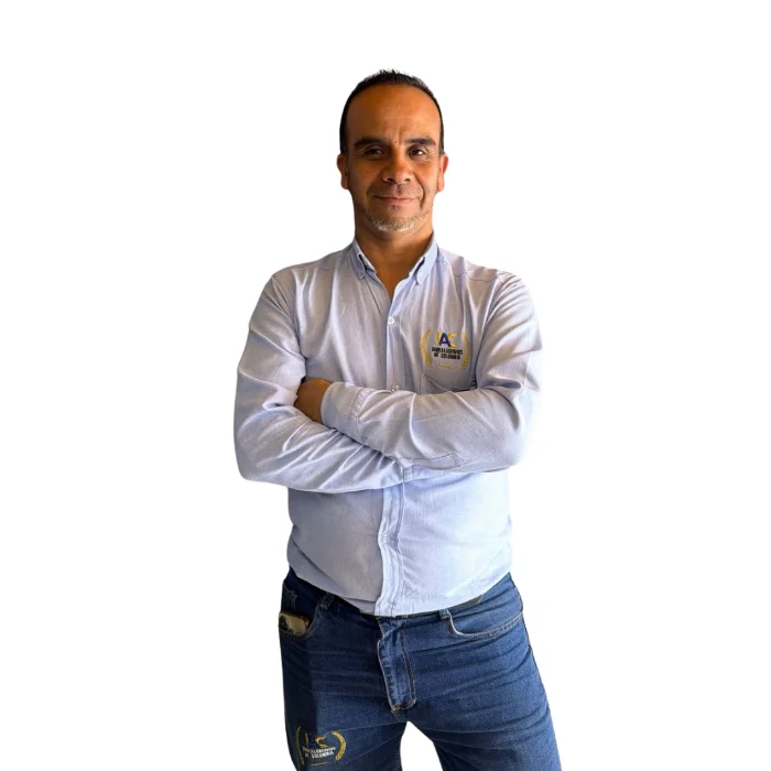 Cesar González — Jefe Punto de Venta Ingealuminios