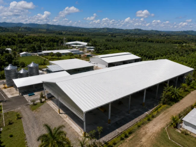 teja UPVC IngeRoof Perfil 7 para agricultura y ambientes corrosivos