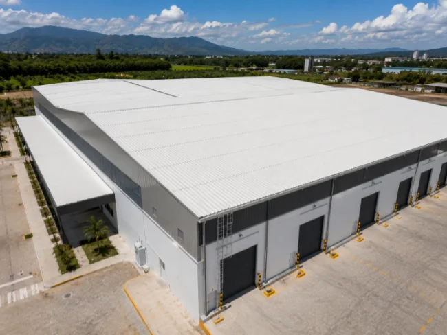 tejas UPVC IngeRoof para naves industriales y bodegas